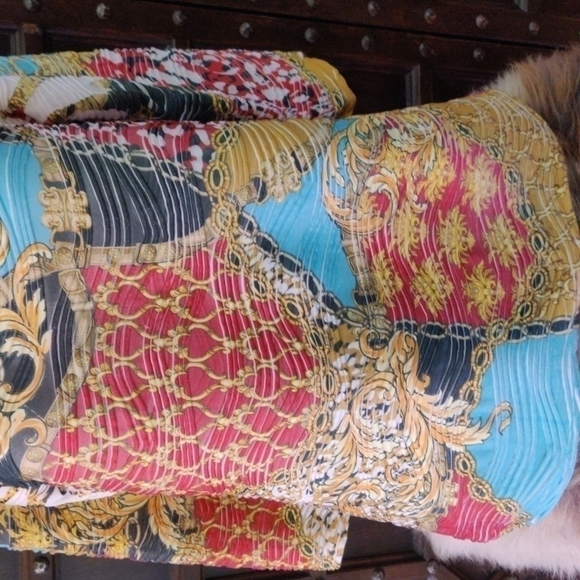 REALLY cool shirt, material is hard to explain size XL super soft and comfy - Picture 4 of 7